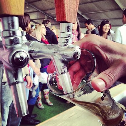 #weekendvibes on tap at Bar Di Bar... <a href="/wdstckbrewery/">Woodstock Brewery</a> #pilsner <a href="/ApolloBeer/">Apollo Brew Co</a> #blonde @DevilsPeakBC #firstlight <a href="/DragonGingerCom/">DragonGingerDotCom</a> <a href="/Bingsbru/">Bings Bru</a> #EPA and <a href="/BostonBreweries/">BostonBreweries</a> Johnny Gold #weiss #CraftBeer #craftbeerhour