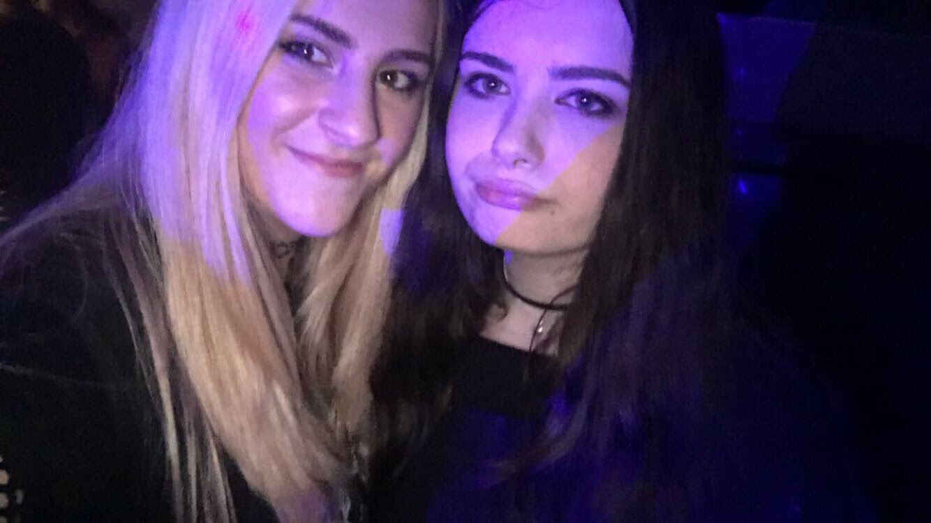 Happy bday Ae!!!!! FINALLY 18 UR A BIG BOI NOW , I m sososo excited to see u later, love you    