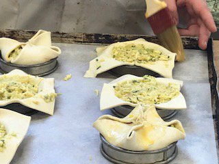 HambletonBakeWB's tweet photo. Our #talentedteam are making cheese, leek and potato pie today! #behindthescenes #hambletonbake #local https://t.co/VWxLmMvG3z