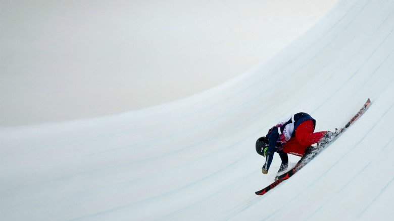 .<a href="/TeamGB/">Team GB</a>'s Ambition Programme is offering real insight into the Olympic experience for the country's finest young athletes and coaches 🇬🇧

@LewisGibson4, <a href="/MadelaineESmith/">Madelaine Smith</a>, <a href="/MarcusWyatt14/">Marcus Wyatt</a> and <a href="/JamesNHoward/">James Howard</a> have all travelled out to #PyeongChang2018

▶️ bit.ly/2EGZ5RF