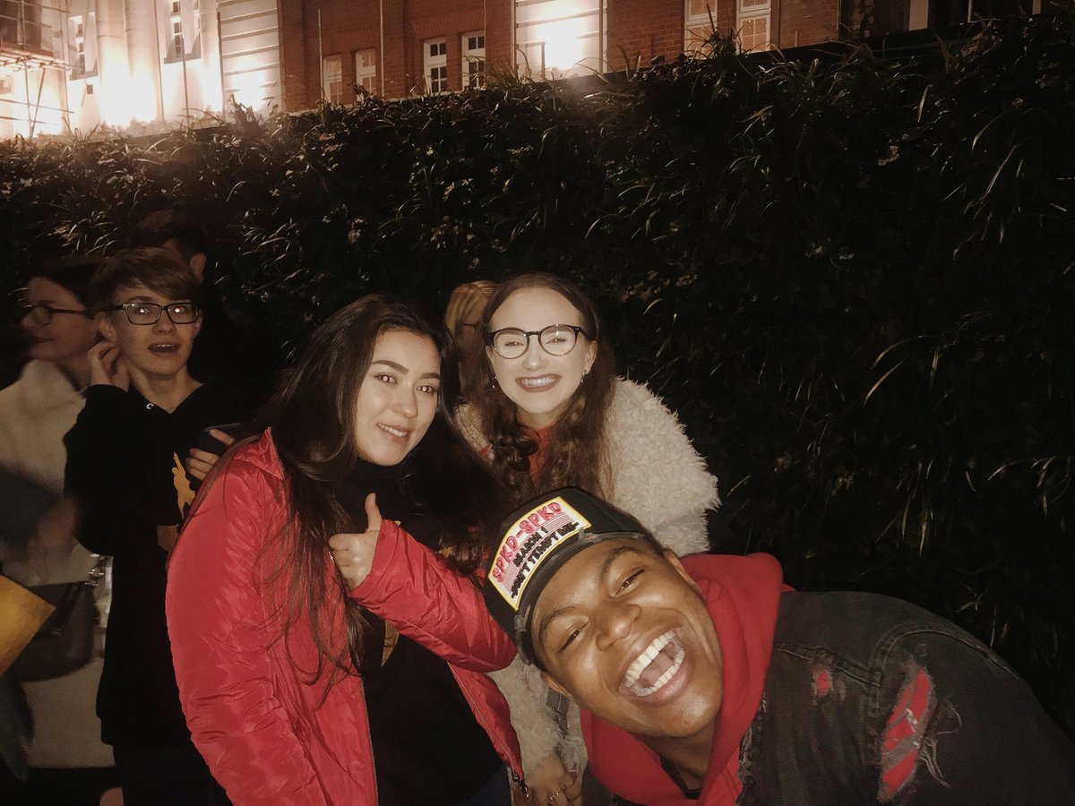 lydmaiden's tweet photo. @HamiltonWestEnd was AMAZING last night! thank you so much for coming outside to say hi 🙏🏻❤ @CleveRSeptember @TarinnCallender @kellydowning8 @ObiomaUgoala https://t.co/f51KW53LXm