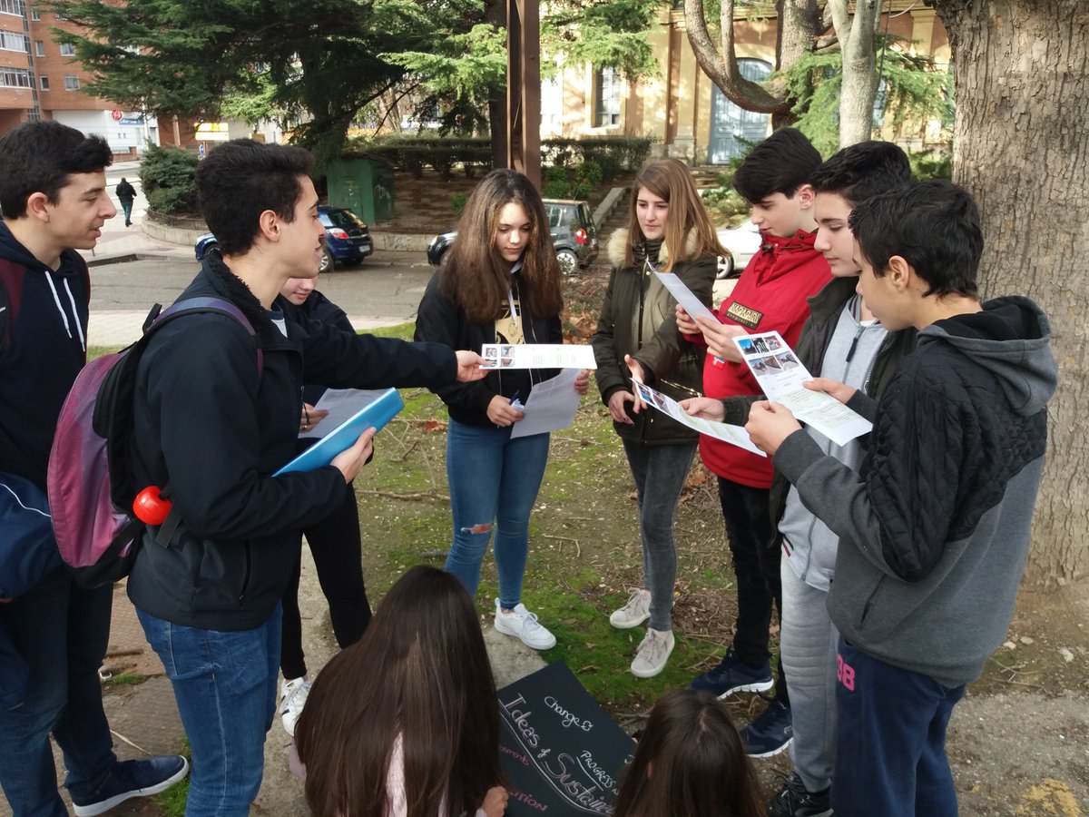 Working in the Canal Project!! #4ESO students interacting and sharing experiences about #Sustainability with #2ESO #ErasmusPlus @sepiegob #EuropeanEducation @iesferrari