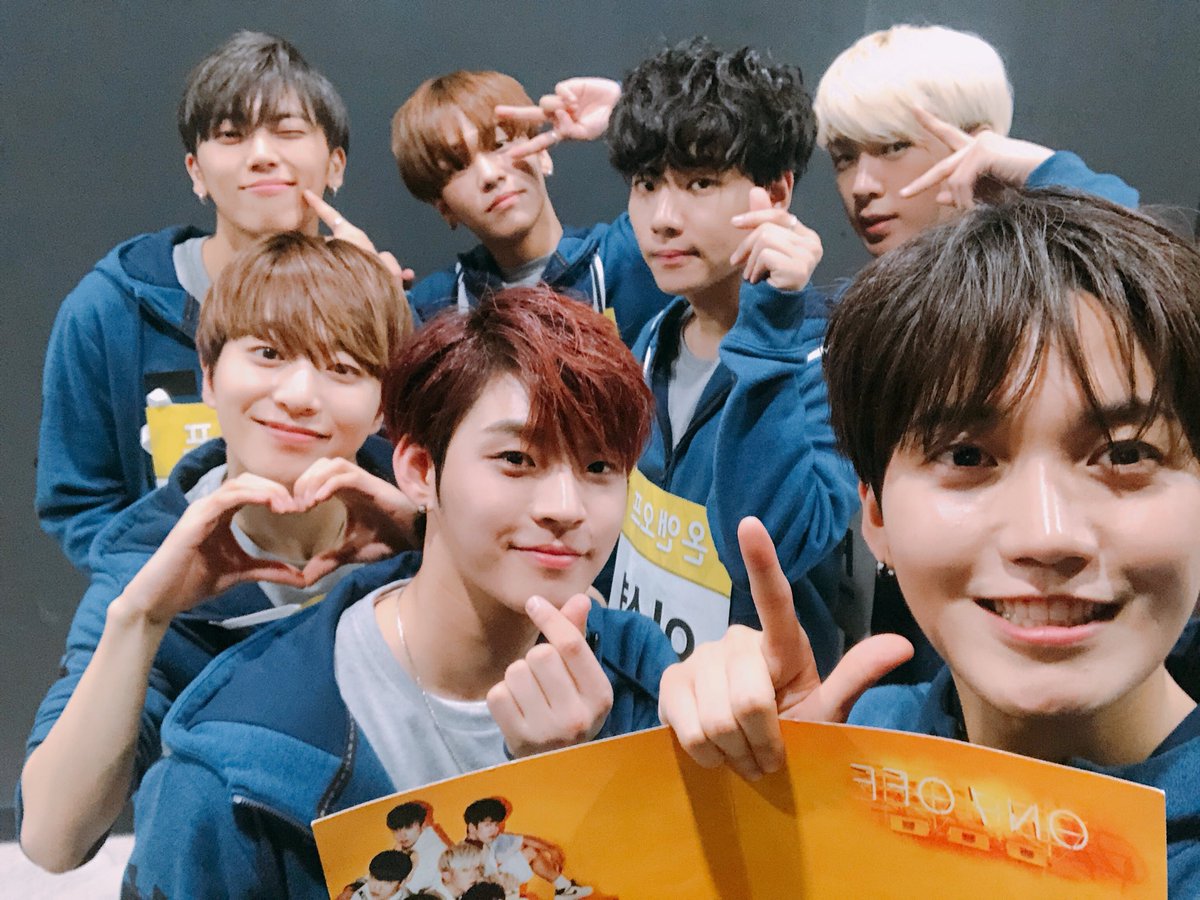 ONF_offcl's tweet photo. #아육대 종료 후 #단체셀카 🤳 

#새해복많이받으세요 ☺️😊
#온앤오프 #ONOFF #ONF https://t.co/WH17i0XoWk