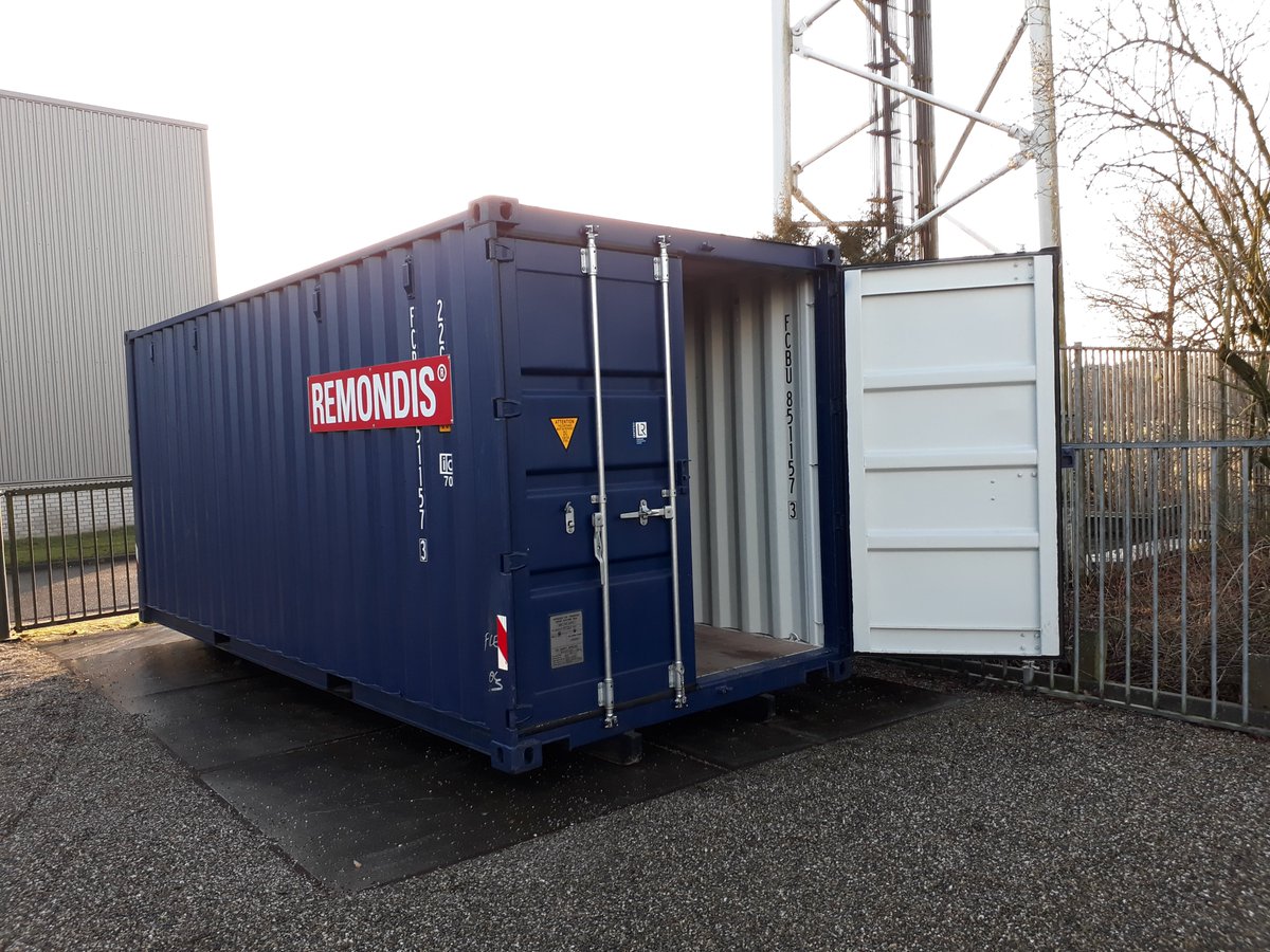 OG_Amerongen's tweet photo. Hij is weer terug......de papiercontainer!

Op het parkeerterrein bij het muziekcentrum aan de Majoorsweg 6 te Amerongen staat weer een papiercontainer. Alles wat niet in uw papierkliko past kunt u hier brengen! De openingstijden zijn van maandag 08.00 uur tot zaterdag 18.00 uur. https://t.co/9c9jRRgypM
