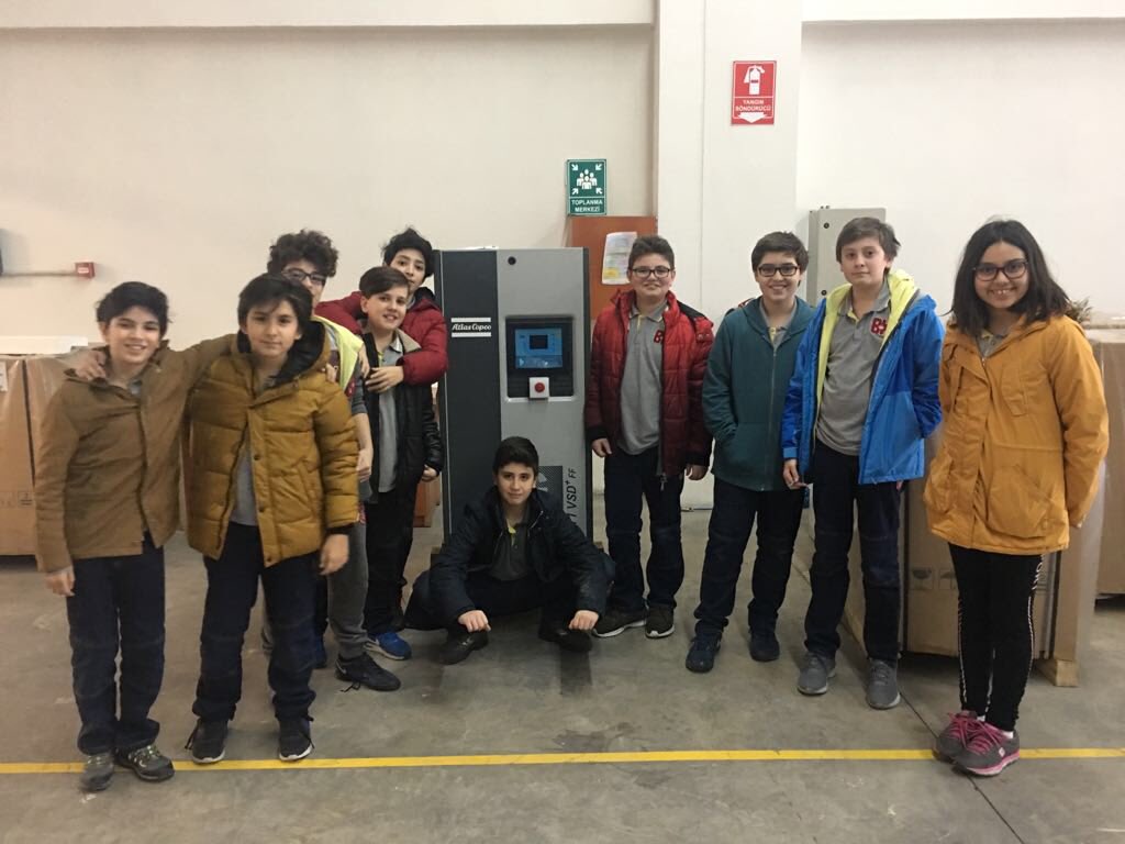 EmreOzenoglu's tweet image. #RoboCode robotik takımımız, projelerinin son aşaması olan fabrikalara uygulanması için “Yıldırım Soğutma Basınçlı Kompresör Sanayi” yetkilileri ile görüştü. Görüşmeler sonucunda yetkilililerin projeyi uygulamaya başlayacakları bilgisini aldı.@BilimKahraman @burhanyazgan @dvdsgn