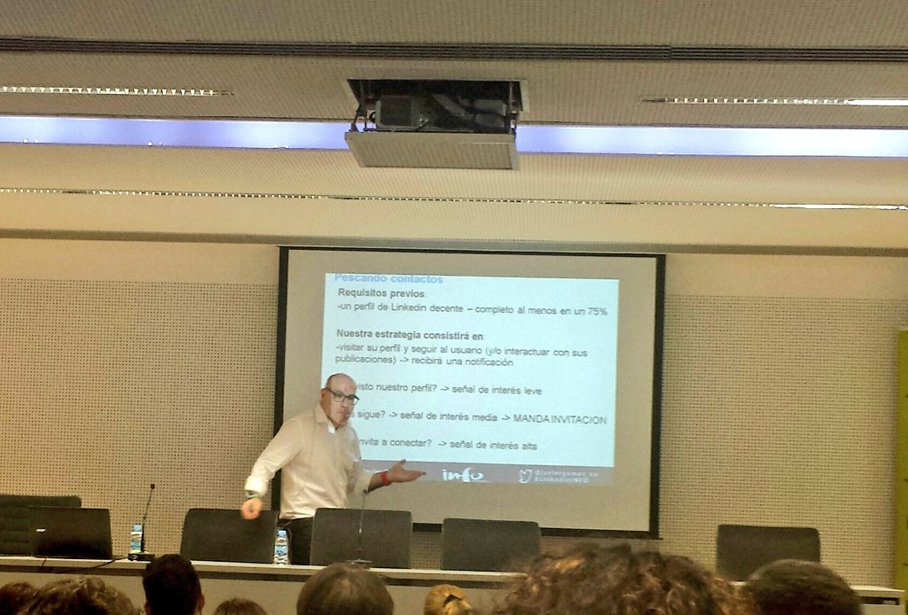 digitalDotSL's tweet photo. Consejo de @javiergomez_eu en #linkedinInfo: No seas vago y currate las invitaciones 😉
@infoRMurcia https://t.co/Jez9WYT9F5