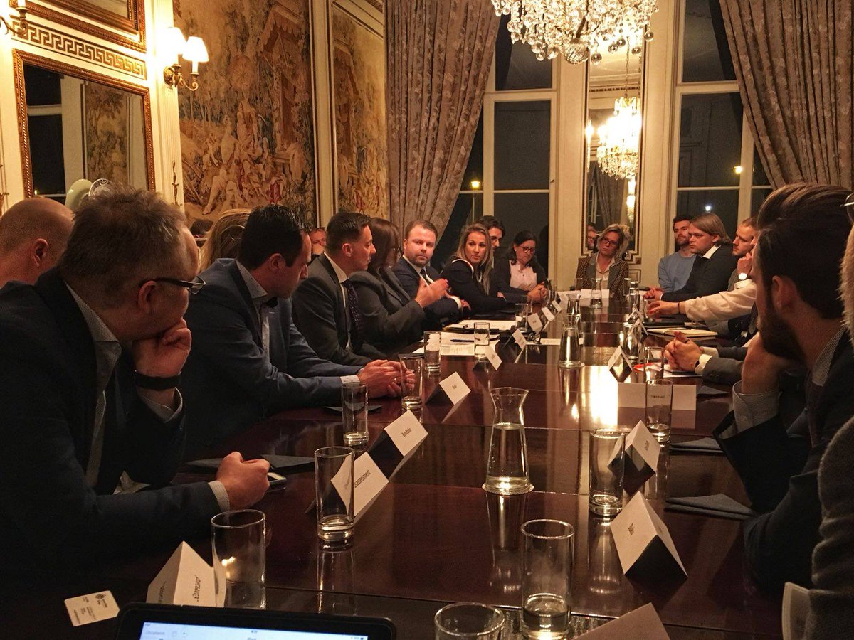 Together with ambassador @AmbBrettMason, his team and 24 other <a href="/TheDutchSchool/">The Dutch School</a> EdTech start-ups, <a href="/Revisely/">Revisely</a> joined the table and shared views, experiences and strategies to explore market opportunities in Australia! #EdTech revise.ly/en/educational…