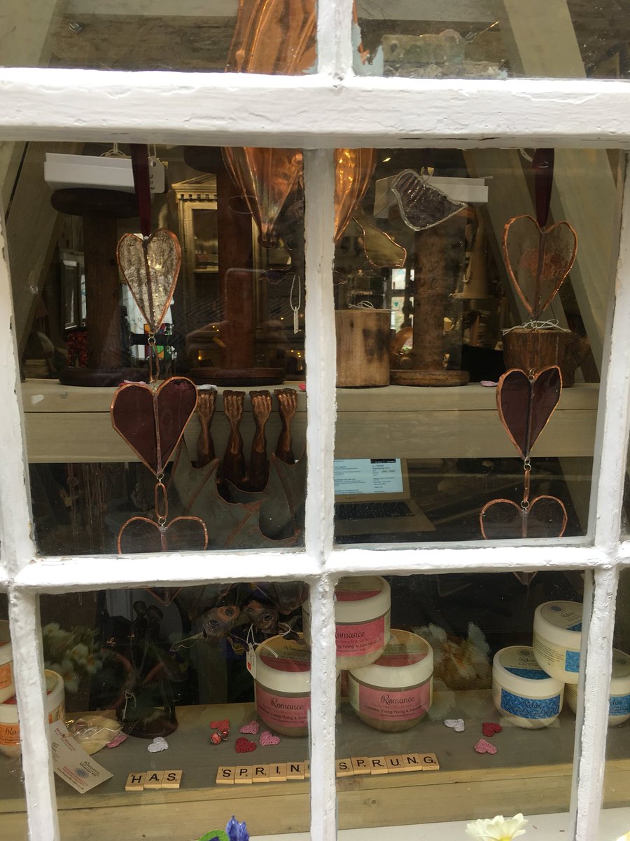 no19richmond's tweet photo. Is spring in the air??? Lots of people braving the warming weather to visit beautiful Richmond!!! https://t.co/D33L2zxKXj