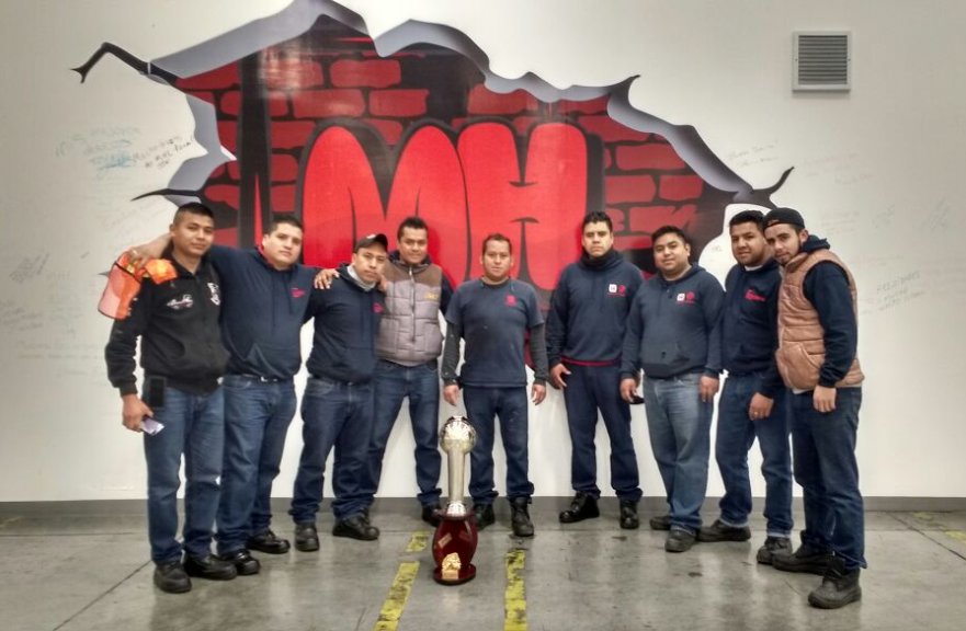 MHollandLATAM's tweet photo. Nuestros LATAM Mployees trabajan como un equipo en la oficina y en el campo. ¡Felicidades por una merecida victoria en el fútbol! https://t.co/7wBGQZChvt