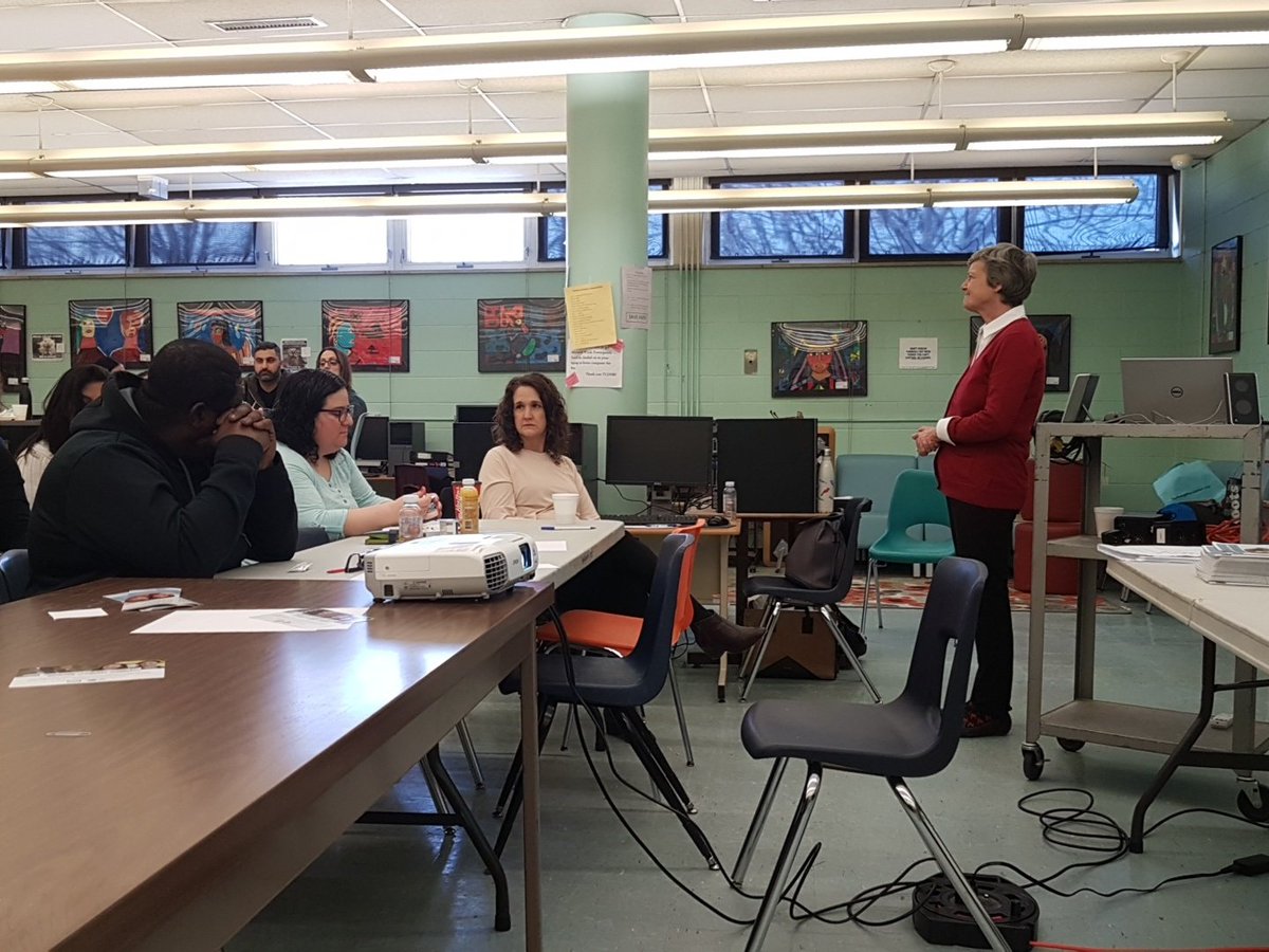 BA_MentalHealth's tweet photo. Learning about tools to build resiliency and positive mental health in teens. Thanks to Madonna for hosting and to @Psychology_Fdn for the great resource! 🖒😊 @PrincipalBA @skeathmakxam @TCDSB #TCDSBLOYOL #mentalhealth #stopthestigma # https://t.co/khz9lk3lom