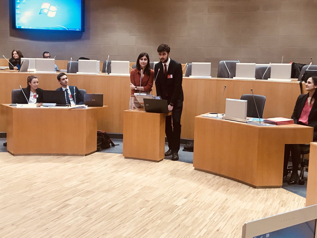 Jessigagaaa's tweet photo. Clap de fin pour le MUN lycéen promotion 2017-2018 🏆👏🏻 #programmePEI #scpostrasbourg #MUN #RegionGrandEst https://t.co/ccia7zoiOH
