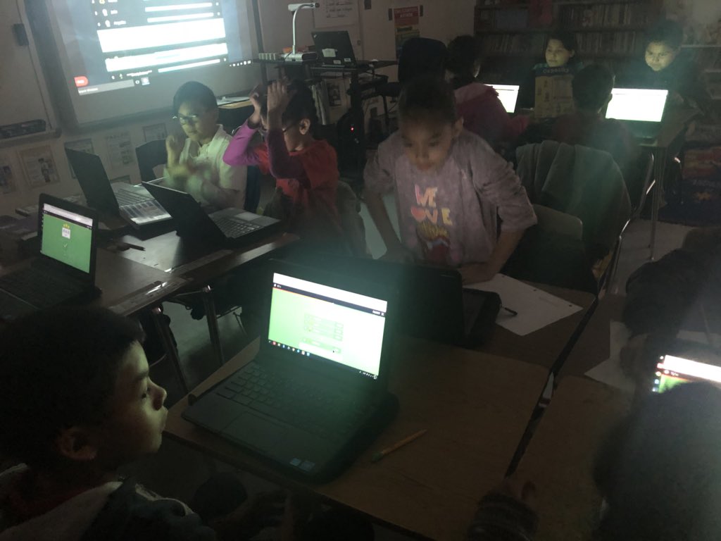 pilguerra's tweet image. Mr.Tovars 4th grade class enjoying Quizizz to practice Multiplication Facts #mathtech @cisdinsttech