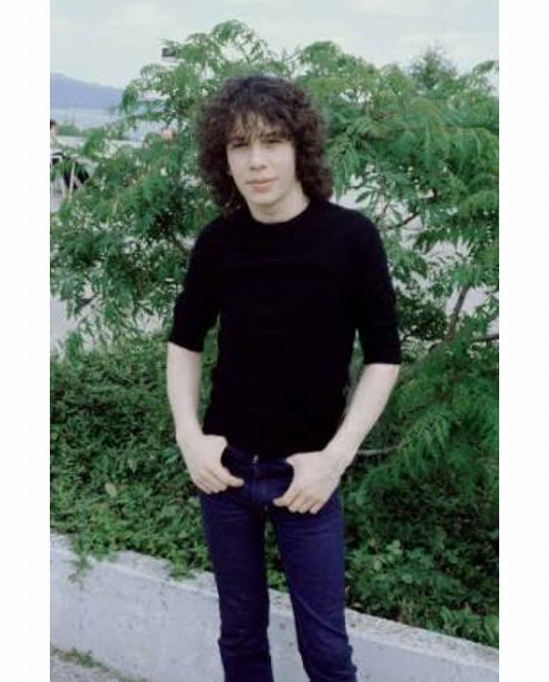 Feliz Aniversário Pete Willis ! Happy Birthday Pete Willis !!  