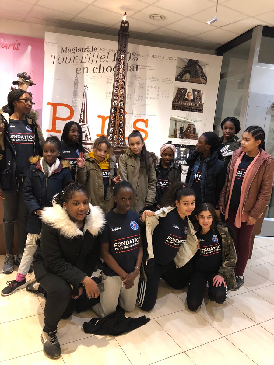 PSG_Communities's tweet image. Petite visite au Musée du Chocolat avec les filles du programme #AllezLesFilles ! 
Merci à la Fondation Jean-Luc Lagardère d'avoir choisi de soutenir ce beau programme #RevonsEnsemble