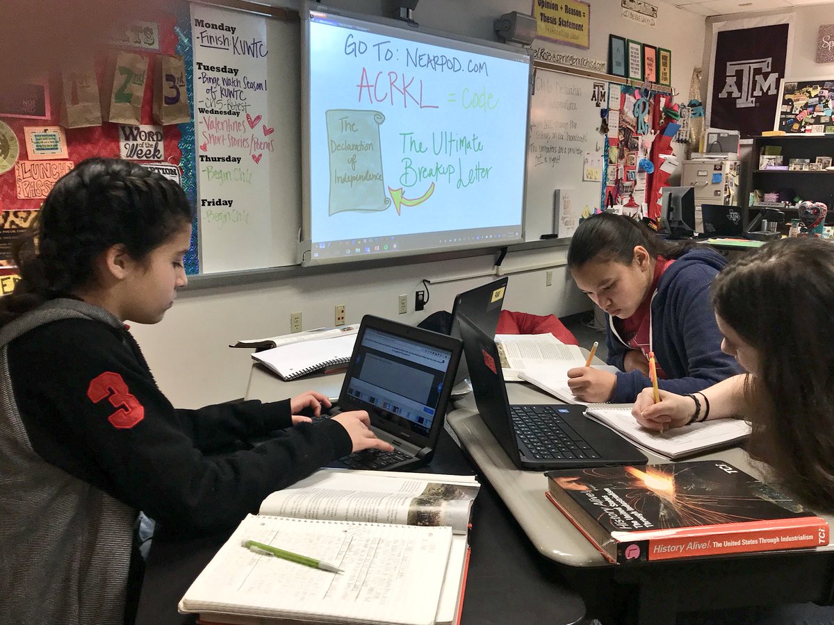 MsRachelKRose's tweet photo. Working on our 1st @nearpod today‼️ SO COOL! #studentpacedlearning #everychild #DOI #DecOfInd #Theultimatebreakupletter #SBVanduard @WAISSBISD @DrKulhanek https://t.co/WdNGpQ94v2