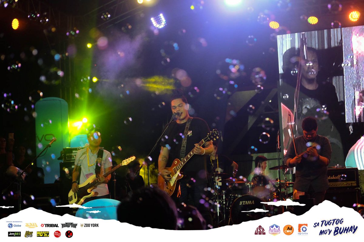 UP_Fair's tweet image. Pumikit at ihiling sa mga bituin ang inyong mga pangarap kasama ang @silentsanctuary!

#CosmosUPFairFriday #MissionCosmos #CosmicEncounters #UPFair2018 #SaTugtogMoyBuhay
