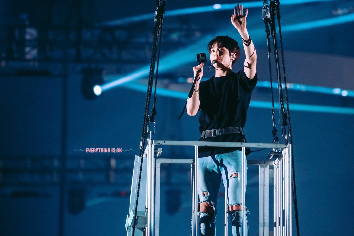 OK_JUNGKOOK_NET's tweet photo. KOOK nacht🌙

#BestFanArmy #iHeartAwards #BTSARMY @BTS_twt https://t.co/xfP0HDbZFX