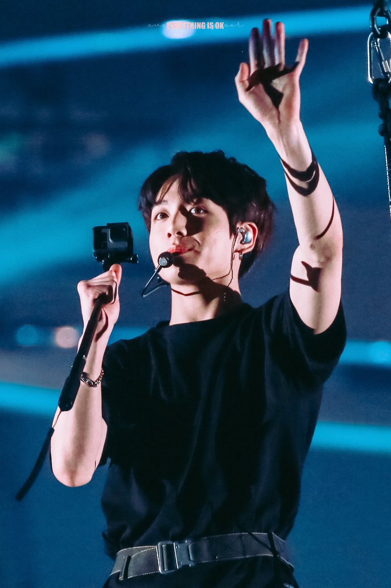 OK_JUNGKOOK_NET's tweet photo. KOOK nacht🌙

#BestFanArmy #iHeartAwards #BTSARMY @BTS_twt https://t.co/xfP0HDbZFX