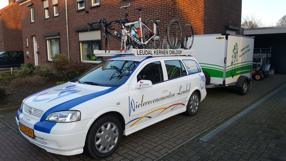 MHonderdors's tweet photo. Vanavond start #Limburg Cycling Wielerkamp NL JR https://t.co/aVm0IBtGci