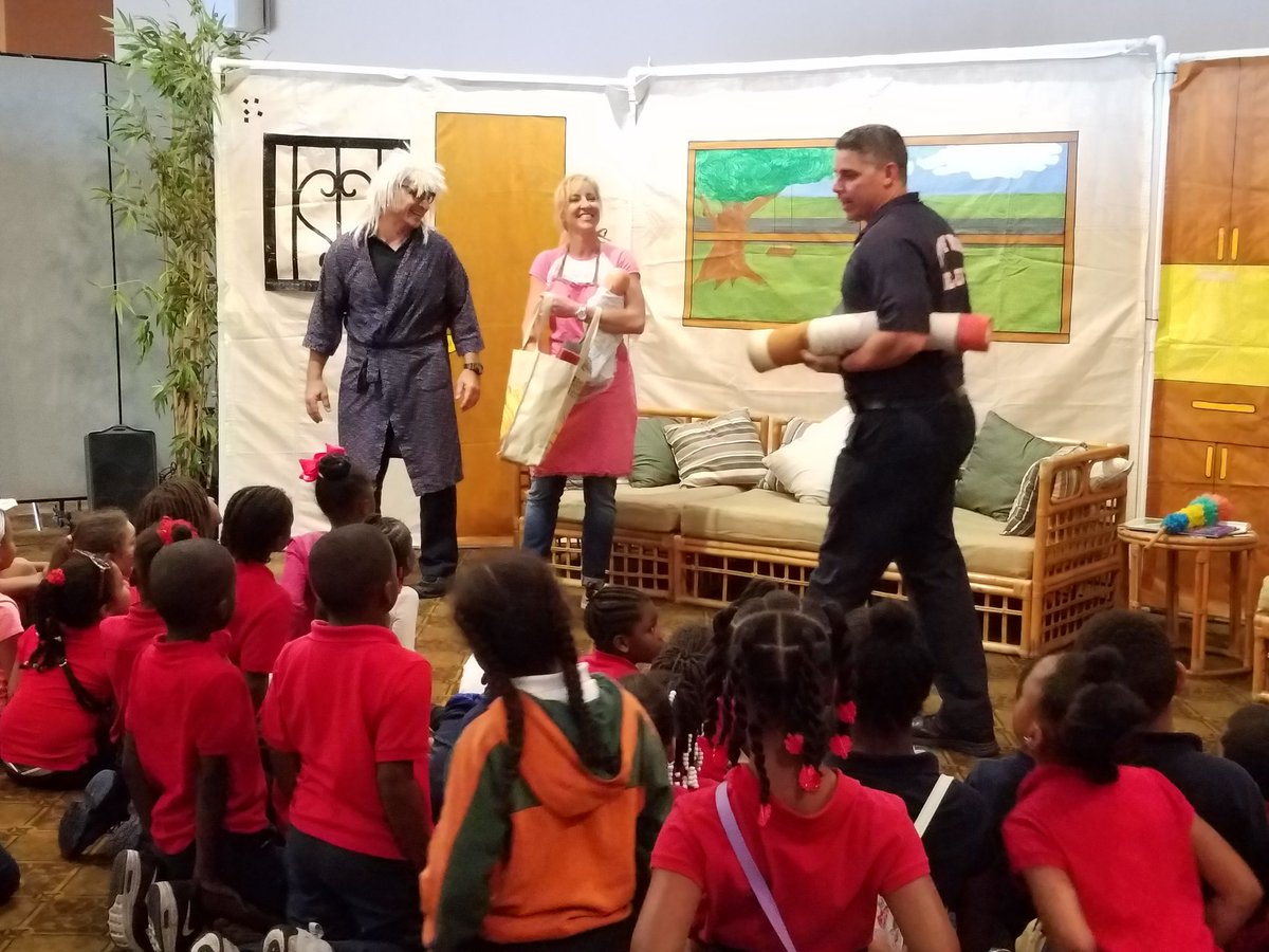 IgnatiusCarroll's tweet photo. @miamifire along with @MiamiBeachFire @cityofhialeah @coralgables @MiamiDadeFire @keybiscayne participate in #childrenfiresafetyfestival https://t.co/CdpGMnEELL