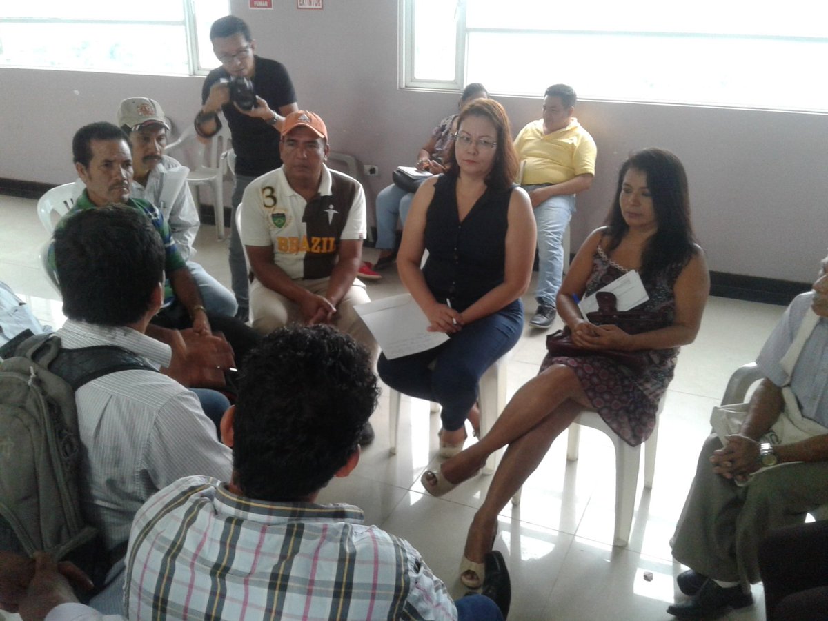 OrellanaCPCCS's tweet photo. Socialización de #RendiciónDeCuentas 2017 y formación de grupos para formular banco de preguntas al GAD Provincial de Orellana https://t.co/tKUvFUrSxy