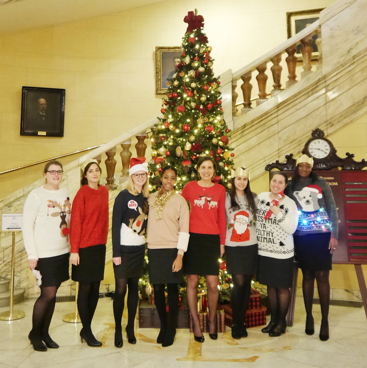 horseguardsLDN's tweet photo. Reason number 3: 
We have a very dedicated team that aims to deliver great customer service. We take pride in ensuring everyone feels taken care of. #PVSMW (4/4) https://t.co/T1nYzDYw9W
