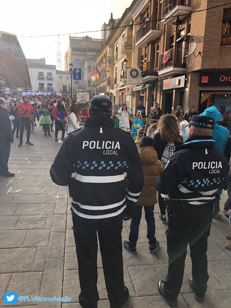 PLVillarrobledo's tweet photo. #InfoPLVdo En estos momentos comienza el DESFILE INFANTIL LOCAL y REGIONAL del #CarnavalVdo18 y #PLVdo presta servicio durante todo el recorrido para que todo se desarrolle con total normalidad https://t.co/z2dCRYQoQ6