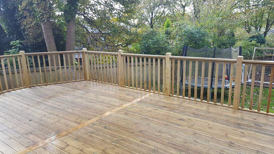 AdsDecking's tweet photo. Timber decking or Composite decking?
I install both to 5* standards as normal 👌👌
Free quotes and the winter discount I've extended until the end of March 😉😉
Now taking orders for May
@AdsDecking 
#stalybridge https://t.co/0kkyUj6F6P