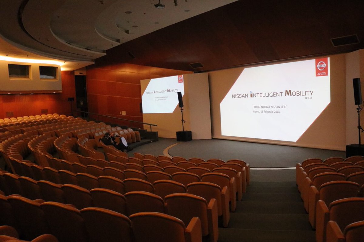 Sta per iniziare l’evento #Nissan, auditorium pronto a svelare le novità che cambieranno il futuro della mobilità ...e dei nostri figli  💡#SimplyAmazing #ElectrifyTheWorld #Nissan #LEAF