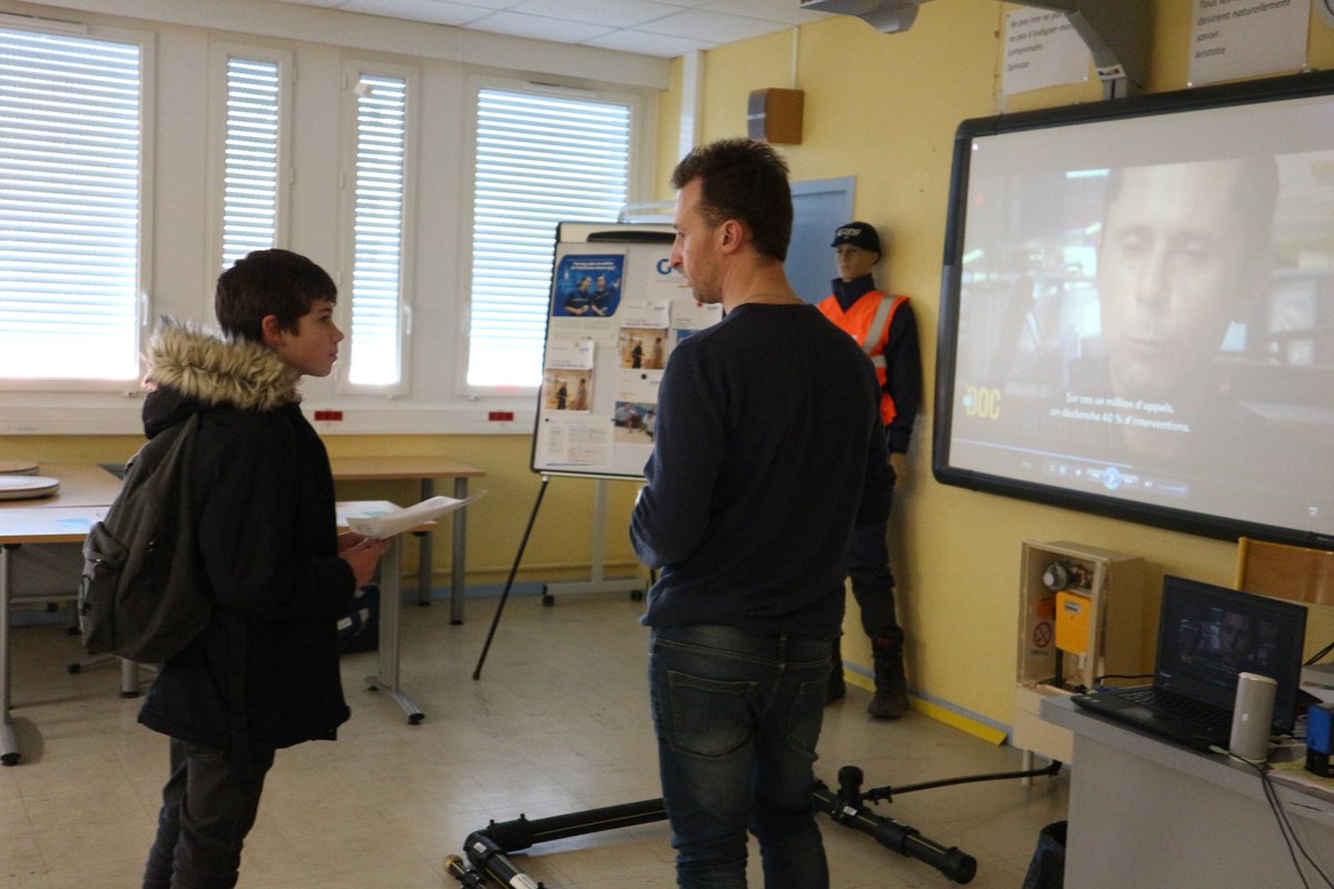 Forum des collèges à Abbeville, 350 élèves de 3ème , à la recherche de futurs gaziers et gazières. #GRDFNO #DevenirGazier <a href="/VChoteau/">Vėronique Choteau</a> <a href="/GimonnetMP/">Marie-Pierre Gimonnet</a>