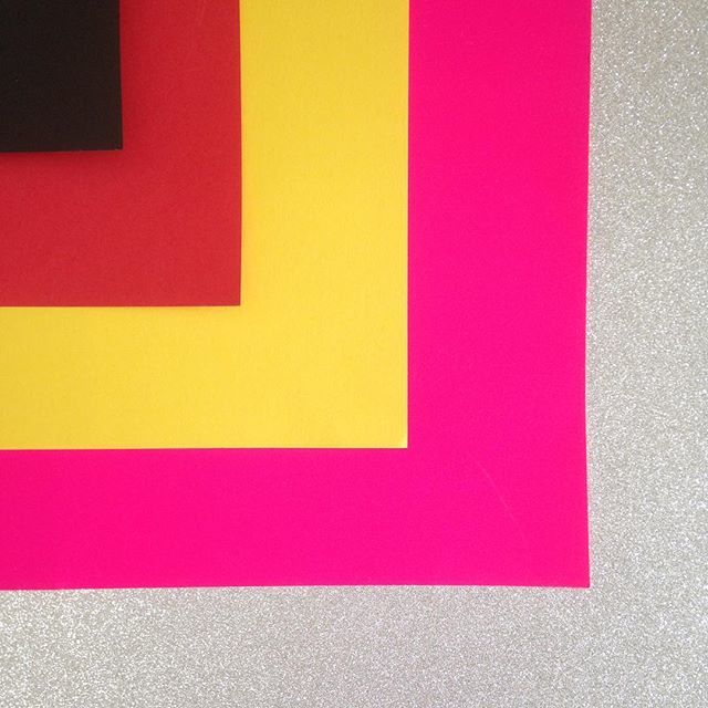 undoestudio's tweet photo. Tramando cosas.
#design #diseño #papel #paperwork https://t.co/oiYq5OkZld https://t.co/qxx0Y88ses