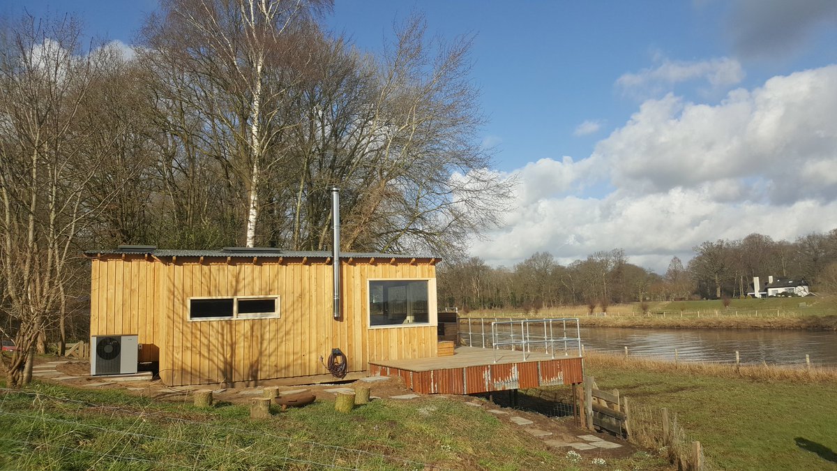 vwijnen_anieke's tweet photo. Met de voeten in de klei, prachtige nieuwe accommodatie aan de Vecht in @gem_dalfsen! #nattesokken #cabin2.0 #getawaydeluxe #alletijd @VechtdalTIP @visitoost https://t.co/8TQvwlUNQ7