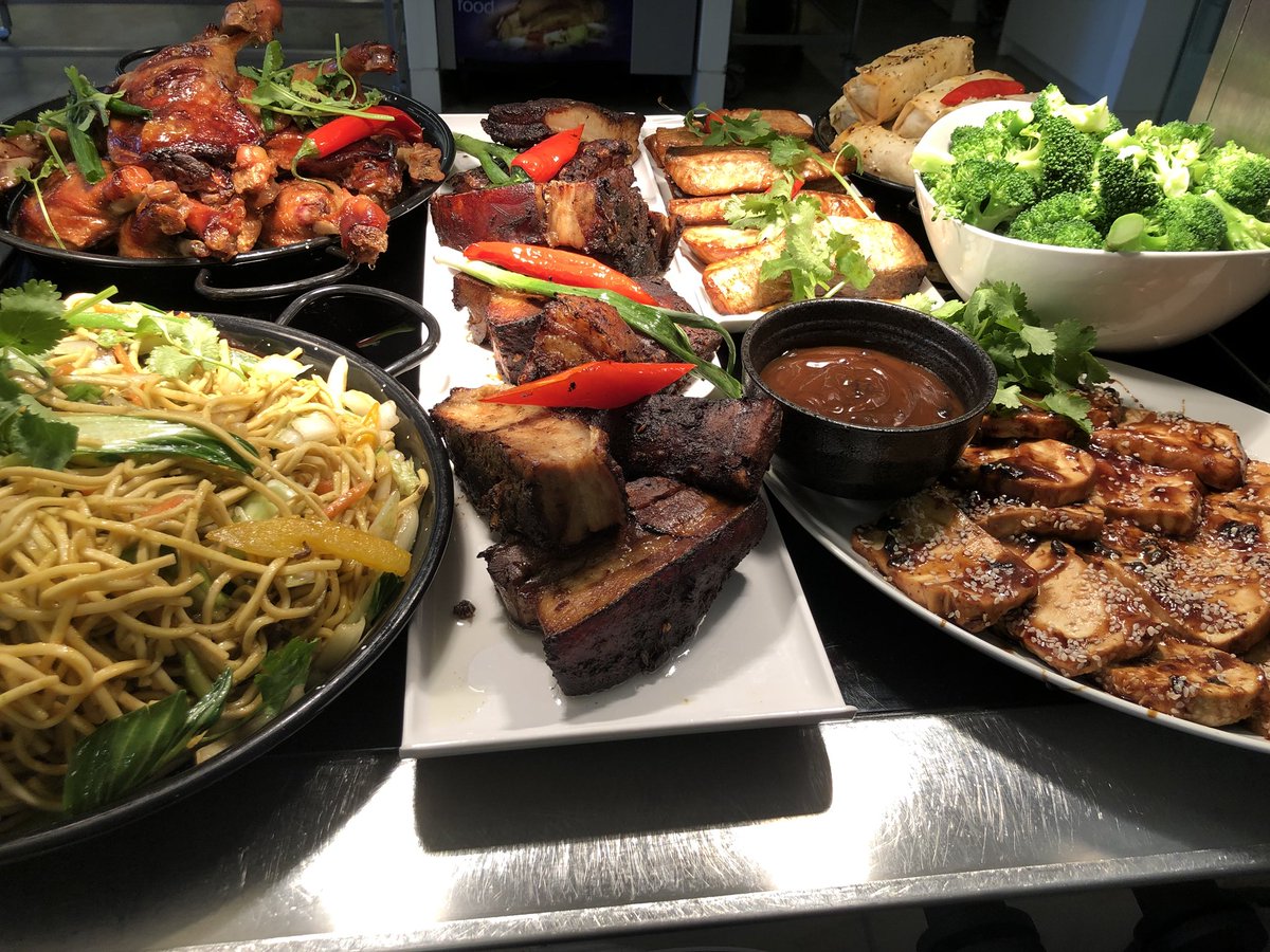 LaskuErjon's tweet photo. Chinese New Year 🇨🇳🌶🇨🇳🌶🇨🇳🌶🇨🇳#hoisinduck #charsiusalmon #bellyofpork #stirfry #tofu #vacherinlondon #ChineseNewYear #YearOfTheDog 🐶 https://t.co/ldYabOEUIS