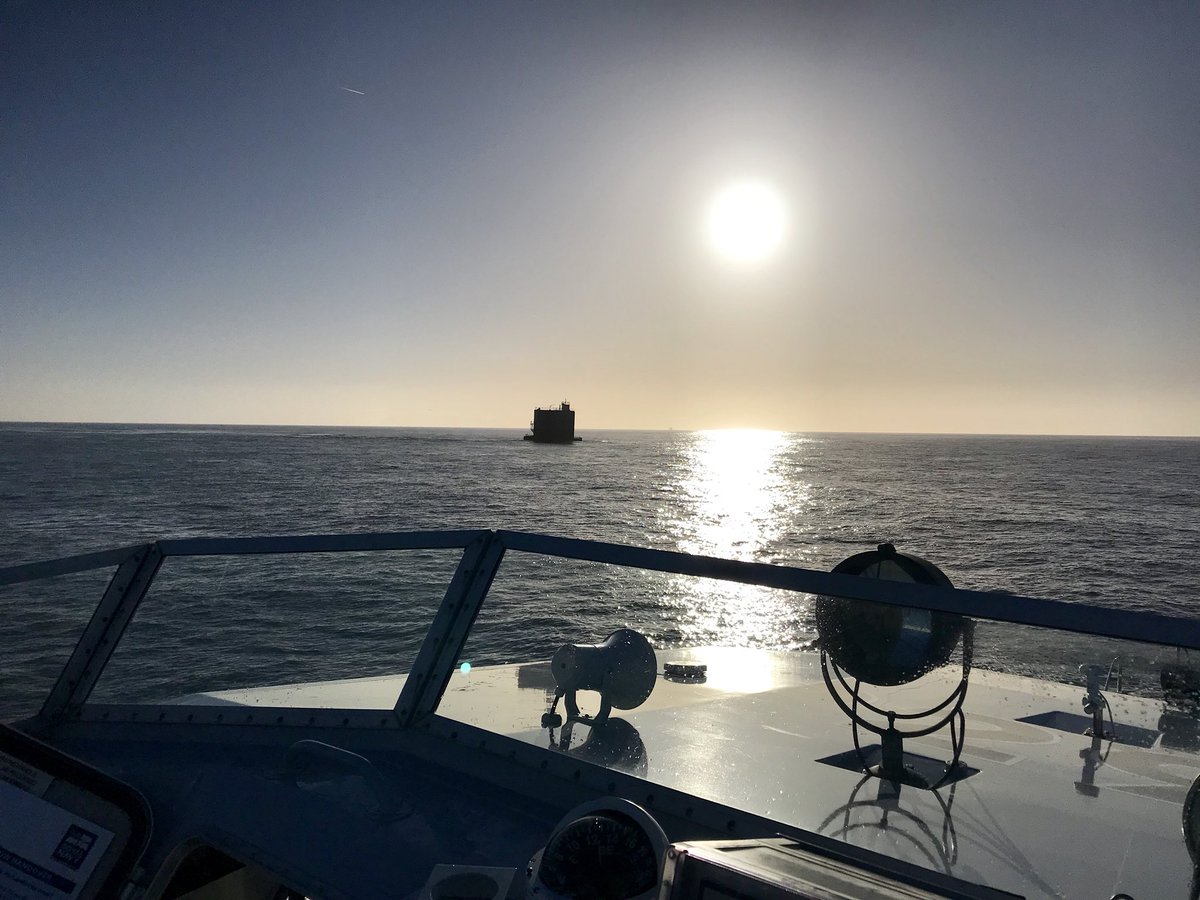 HMSPuncher's tweet photo. From @HMNBPortsmouth to @EastbourneBC in 3hrs, perfect conditions to be at sea. Ready for a busy weekend showing members of the public what #1PBS and the RN does. @CdrMarkHammon @Sovereign_Hbr @MoiraHouse1875 #dayalongsideisadaywasted #P291 https://t.co/G0DseIpDF9