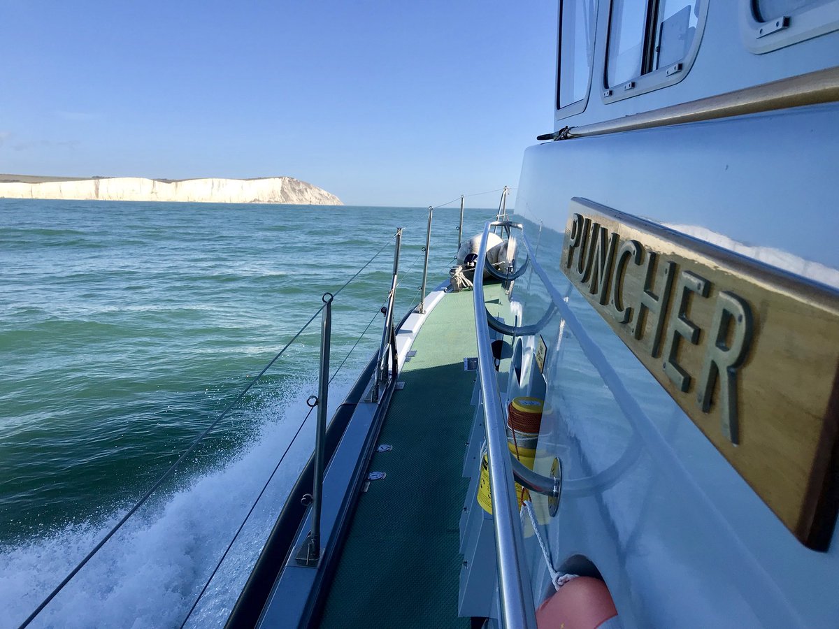 HMSPuncher's tweet photo. From @HMNBPortsmouth to @EastbourneBC in 3hrs, perfect conditions to be at sea. Ready for a busy weekend showing members of the public what #1PBS and the RN does. @CdrMarkHammon @Sovereign_Hbr @MoiraHouse1875 #dayalongsideisadaywasted #P291 https://t.co/G0DseIpDF9