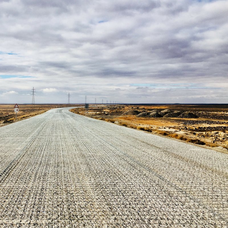 MaccaferriWorld's tweet photo. #RoadMesh halves the #asphalt overlay, extends the #servicelife of roads, reduces #maintenance needs, thus offering considerable savings both in economic and #environmental terms. Check out our #roadrehabilitation project in #Jordan:
https://t.co/UmUM9jlvjR https://t.co/IsWhDBnPB2