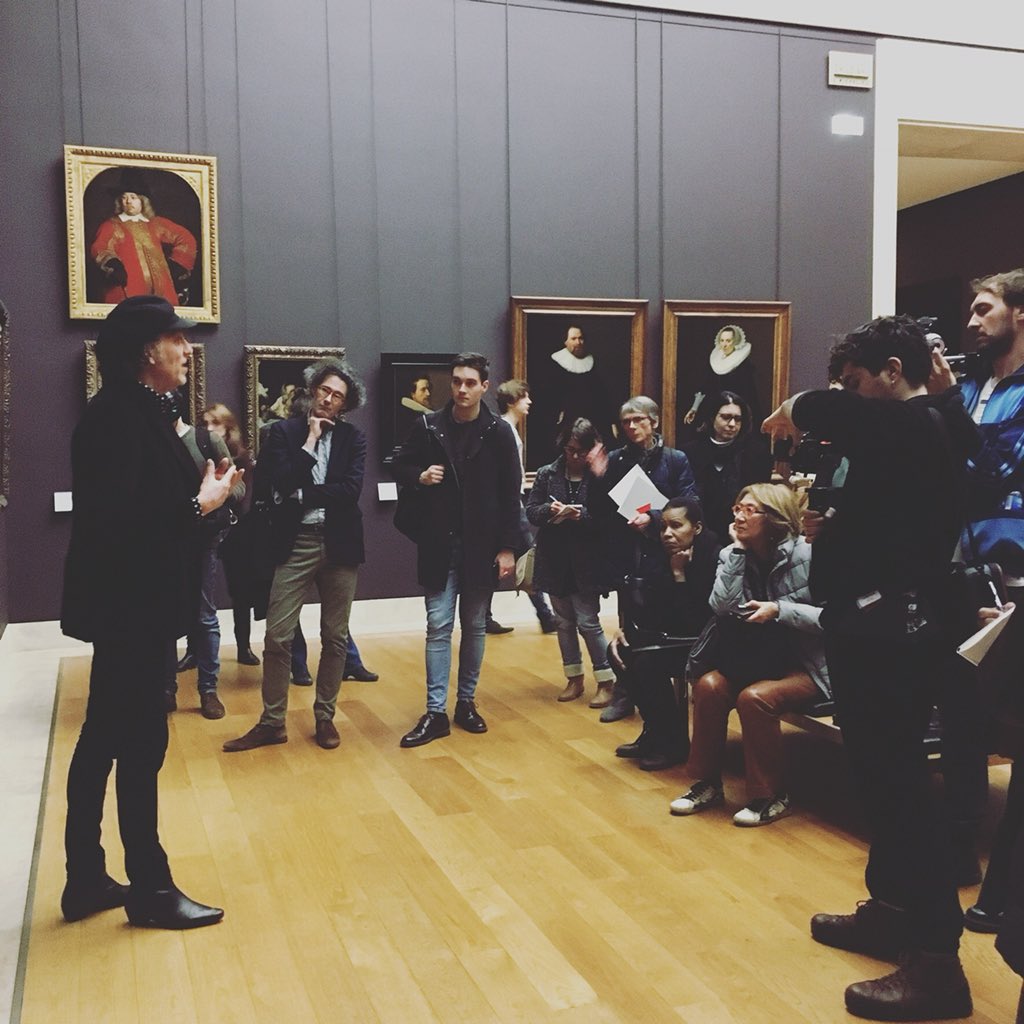 juliedodet's tweet photo. Le Louvre à travers le regarde de Jef Aérosol. Merci @MuseeLouvre et @CyrilleGouyette pour cette soirée ! #LouvreStreetArt #jefaerosol https://t.co/ew5iJoI9SW