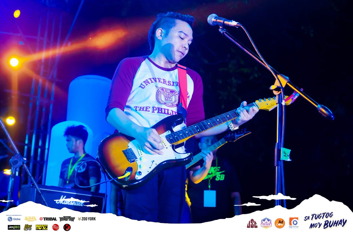 UP_Fair's tweet image. Ipauubaya mo na lang ba sa hangin ang pagkakataong makaranas ng #CosmicEncounters ngayong gabi?

Tara sa Sunken Garden dahil narito na si @miroeveryday para samahan tayong umibig sa #CosmosUPFairFriday!

#MissionCosmos
#UPFair2018 #SaTugtogMoyBuhay