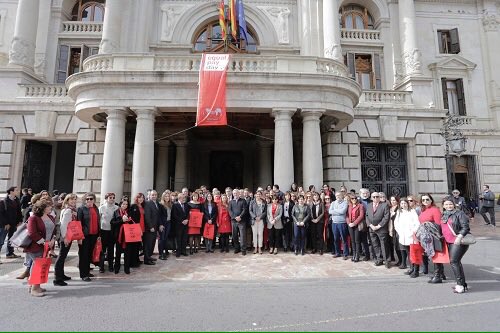 Nos acompañarán el #EqualPayDay :

✔️ Patronal Valenciana
✔️ Cámara de Comercio
✔️ Confederación de Cooperativas
✔️ Asociaciones empresariales
✔️Generalitat Valenciana
✔️ Ayuntamiento Valencia
✔️ Diputación de Valencia
✔️ Sindicatos

¿Y tú? Ven el 22 a las 12:30h.