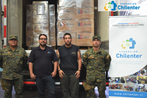 Chilenter's tweet photo. Gracias a la #Aviación del @Ejercito_Chile se trasladarán 148 computadores del programa @EnlacesMineduc del @Mineduc a la región de #Aysén. Son 12 establecimientos entre las comunas de #Coyhaique y #ChileChico que tendrán equipos para sus laboratorios en marzo 💻🖥️⌨️ https://t.co/e1tQ01OB7N