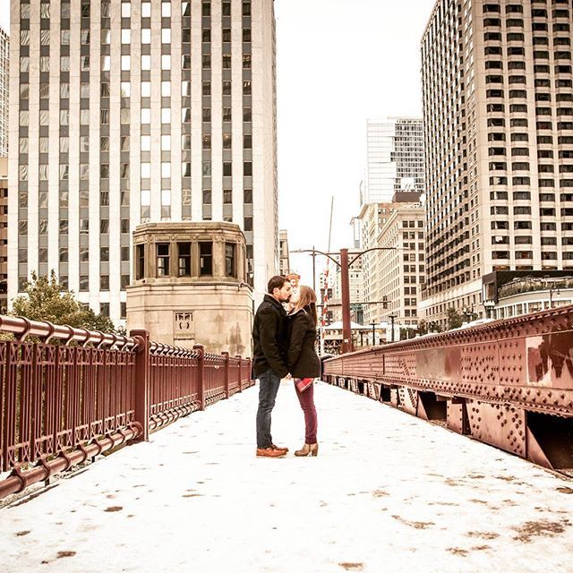 Engagement session in rhe middle of winter. In Chicago? yea we do that! 
#chicago #chicagophotography #chicagoengagement #CPC #winter #winterengagement #bridges #snow #chitown #canon #destinationphotographer #travelphotography ift.tt/2syDWUH