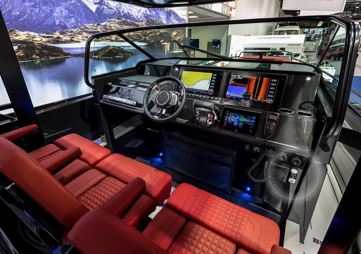 Axopar BRABUS Shadow 800 featuring the ROKK charge+. Find out more about this IPX6 waterproof USB charger bit.ly/ROKKchargeUSB #Axopar #BRABUS #ROKK