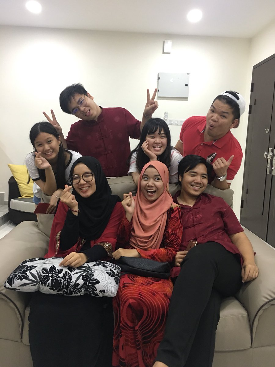 diennamahadzir's tweet photo. #firstdayraya π https://t.co/YY9RW0aYCP