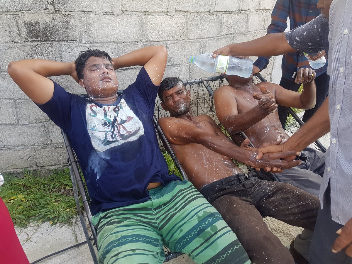 thaureef's tweet photo. #Live
Thulhaadhoo ga behvvi sulhaveri ihuthijaaju ga fuluhun #PeperSpray jehumun faruvaa dhemun dhani @Raajje_tv https://t.co/MTgunihfS2