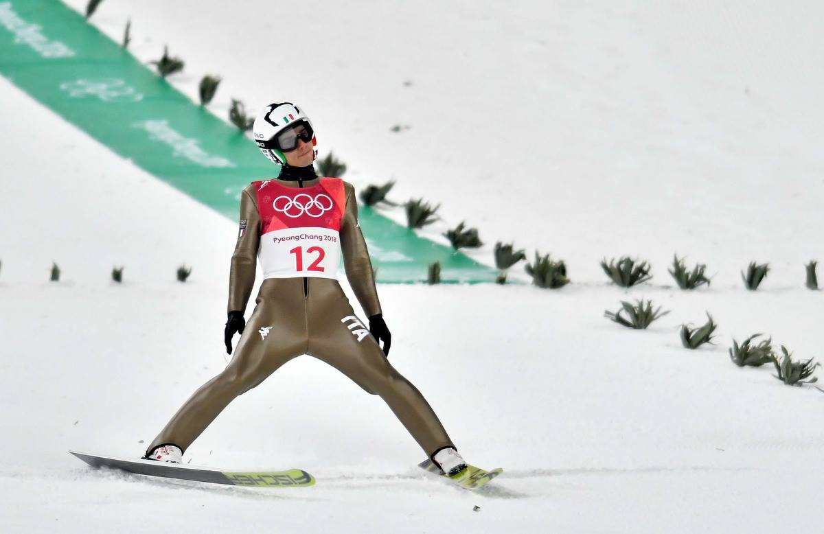 ItaliaTeam_it's tweet image. I saltatori #ItaliaTeam Davide #Bresadola, @AlexInsam e Sebastian #Colloredo si qualificano per la fase finale nel trampolino LH! AVANTI COSI'! 💪 

#FuocosulGhiaccio 🔥❄ #skijumping #Olympics #PyeongChang2018 @Fisiofficial