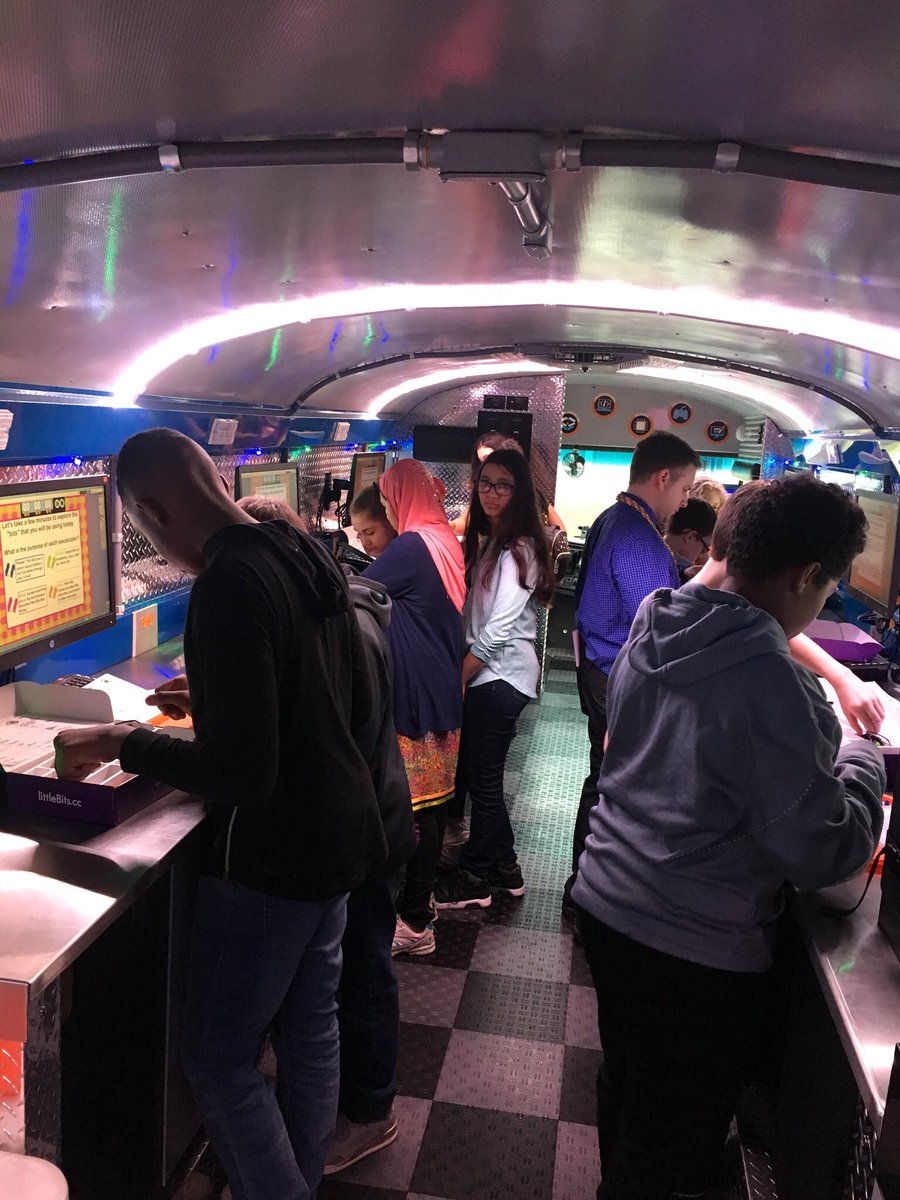 BCPSMIL's tweet image. Gearing up for the @CatonsvilleMS MakerStudio ribbon cutting this afternoon! #cmsmakes