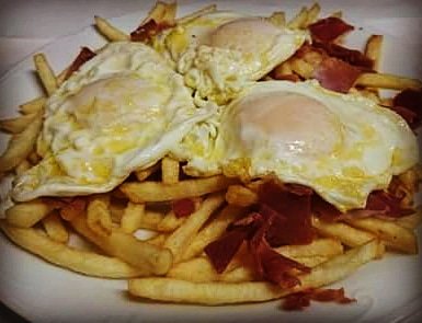 cafeteriamorell's tweet photo. Huevos rotos con jamón! 
Te animas? 
#horadecomer #huevosrotosconjamon #Comida #raciones #FelizFinDeSemana #Viernes #Alcorcón #Parquedelisboa #madrid https://t.co/ddRNSvVJvL