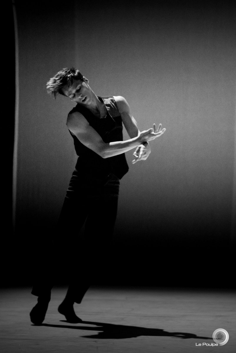 <a href="/CieSPoart/">Cie S'Poart</a> #Rouge ce soir à 20h30 au théâtre Jacques Carat #Cachan
theatrejacquescarat.fr/rouge/
CP : Le Poulpe
#Rouge #hiphop #dance