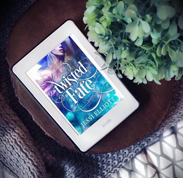 AuthorJElliott's tweet photo. RT &amp; FOLLOW for a chance to win a copy of #TwistedFate! (Open INTL as long as Book Depository ships to you) #indieauthor #urbanfantasy #bookstagram #giveaway https://t.co/Pn3Gowq5r0