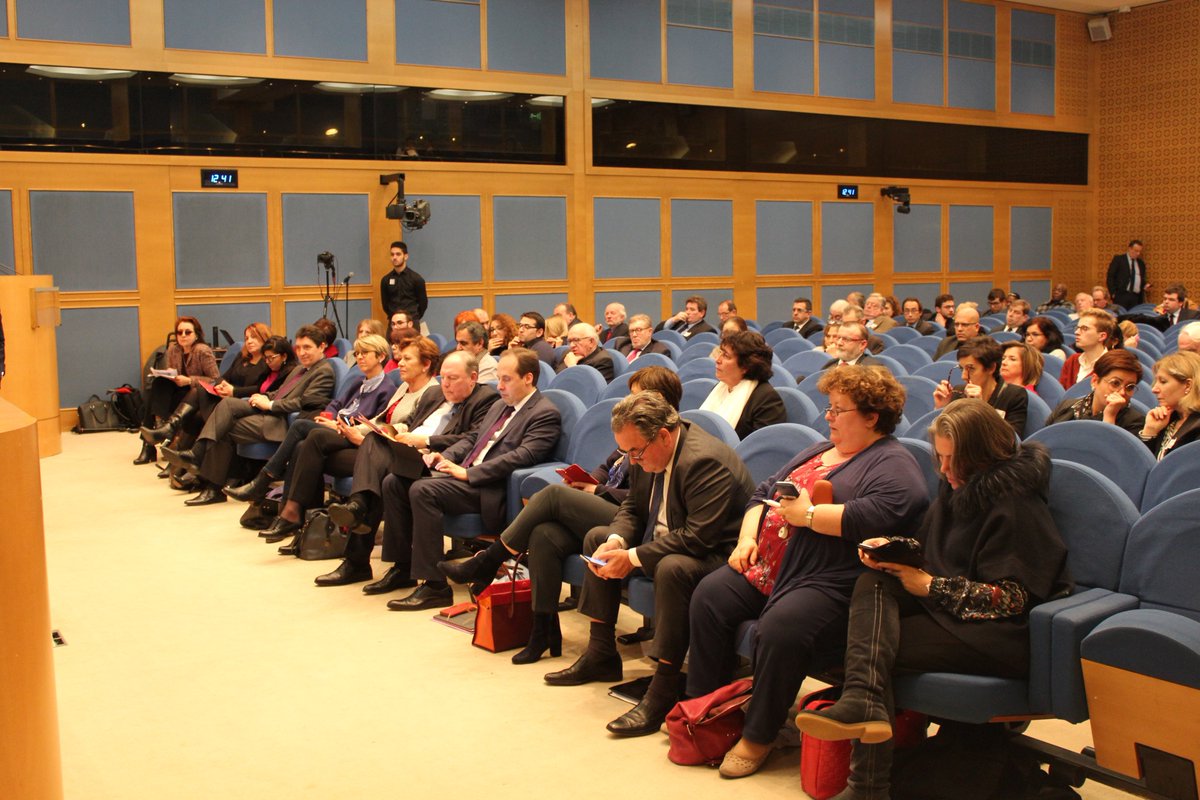 UDI_HDF's tweet photo. Retour en images sur la Conférence Territoriale de l'UDI qui s'est tenue en présence de @JLBorloo ce 15 février 2018 au Sénat #ConfTerrUDi https://t.co/dsvikJHnlc